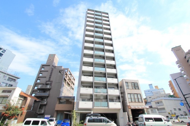 広島市南区松川町のマンションの建物外観