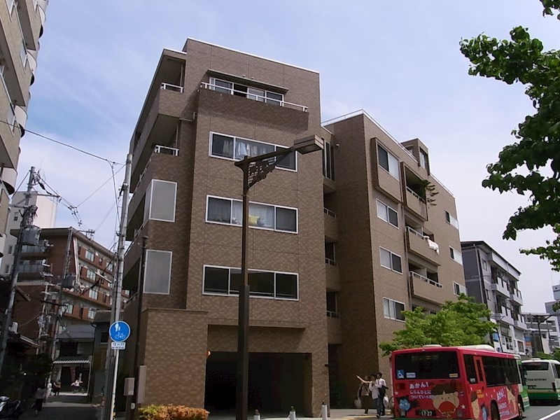 高槻市紺屋町のマンションの建物外観