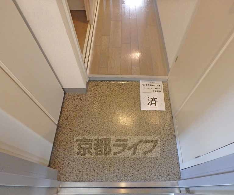 【京都市左京区岩倉北池田町のマンションの玄関】