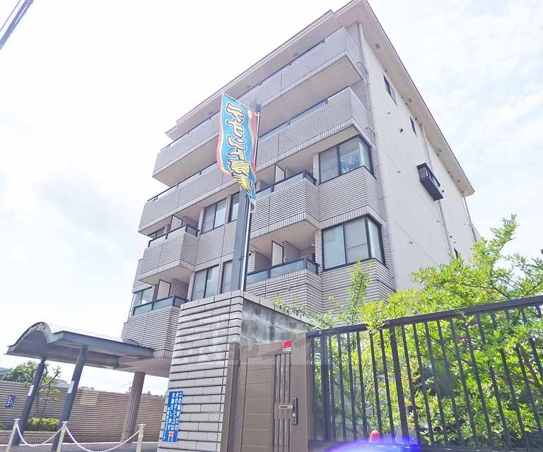 京都市左京区岩倉北池田町のマンションの建物外観