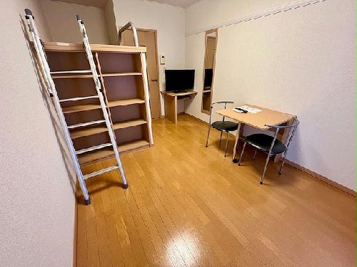 居室・リビング　現状優先。設置は現地と異なる可能性があります。