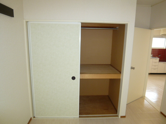 収納　押入
