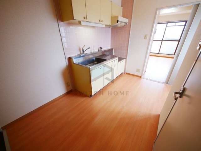 居室・リビング　リビングです※号室により若干間取り・内装が違います。