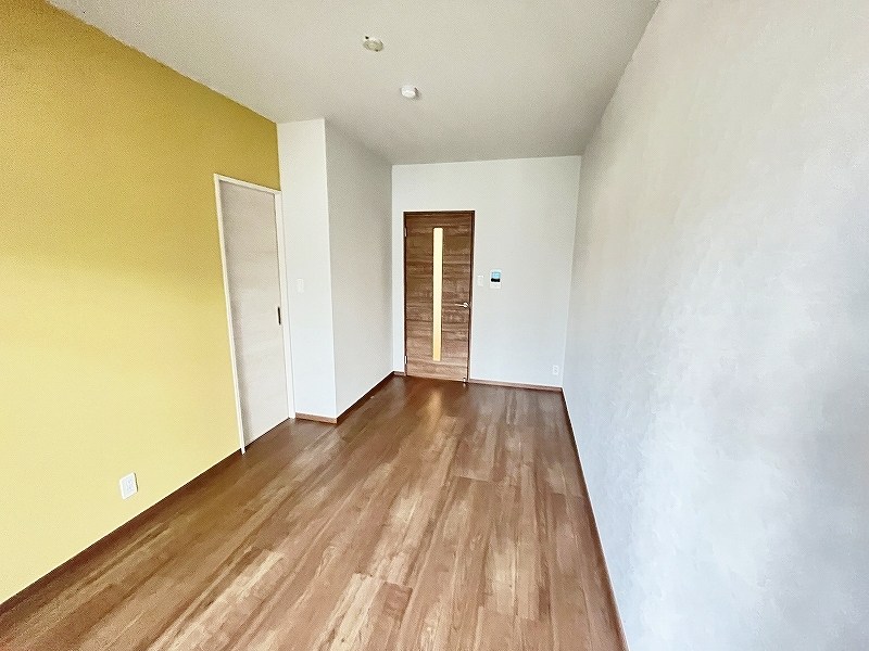 居室・リビング　★洋室7.4帖★