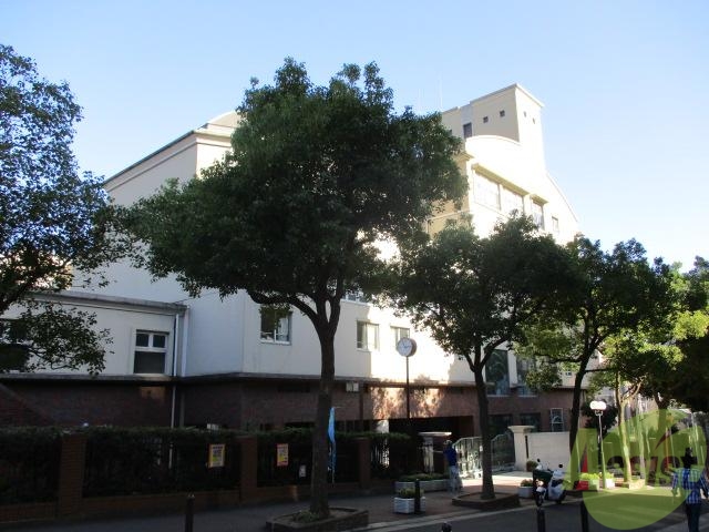 中学校　神戸市立生田中学校（中学校）まで368m