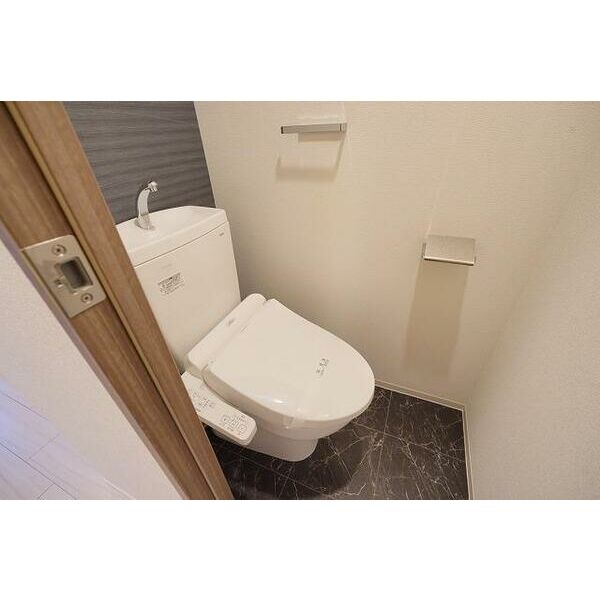 トイレ　シンプルなトイレです