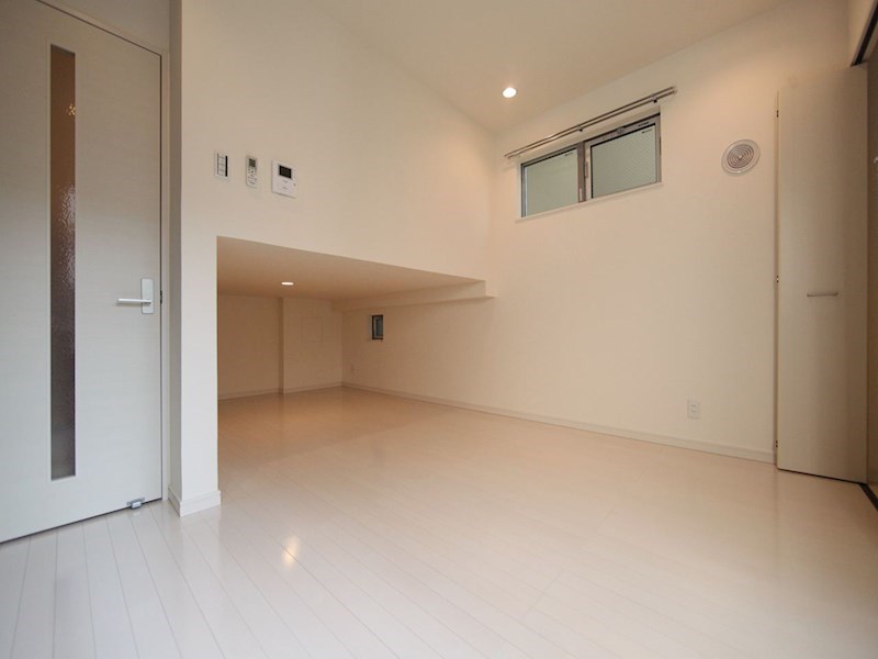 その他　洋室5.38帖　アンダーロフト5.5帖（収納でも使えます）