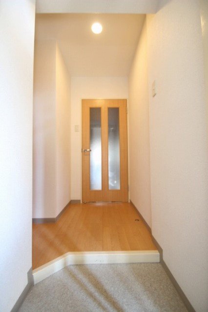 玄関　同物件、別号室のものです。