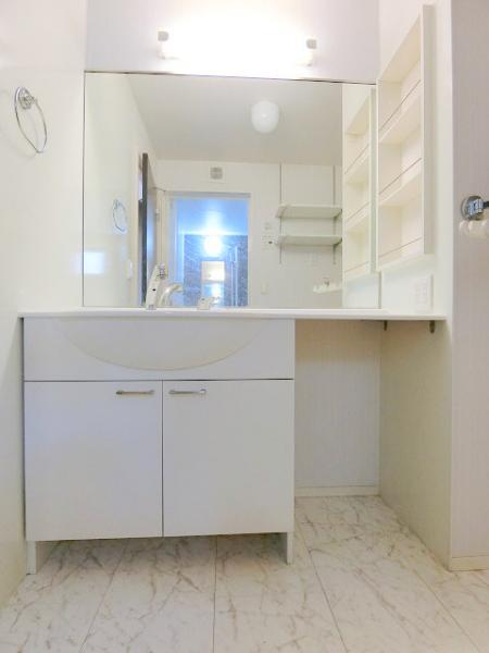 洗面設備　★独立洗面台つき★