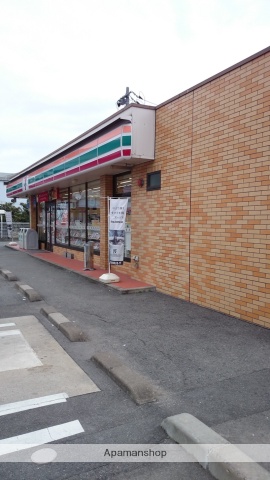 コンビニ　セブン－イレブン三原宮浦店（コンビニ）まで214m