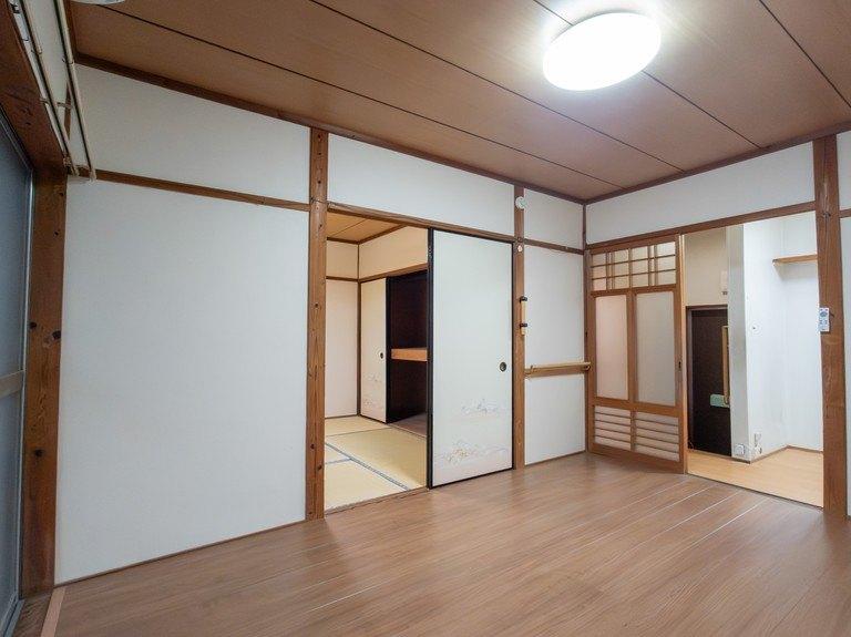 収納　洋室６畳　リフォーム済みです。