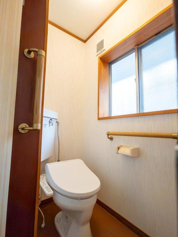 トイレ　ウォシュレット付きです！