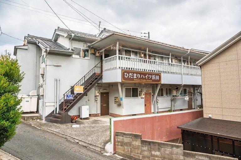 建物外観　看板新しくしました。