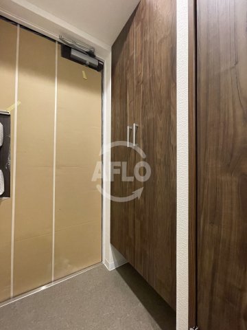 玄関　フォーリアライズ難波シエロ　玄関