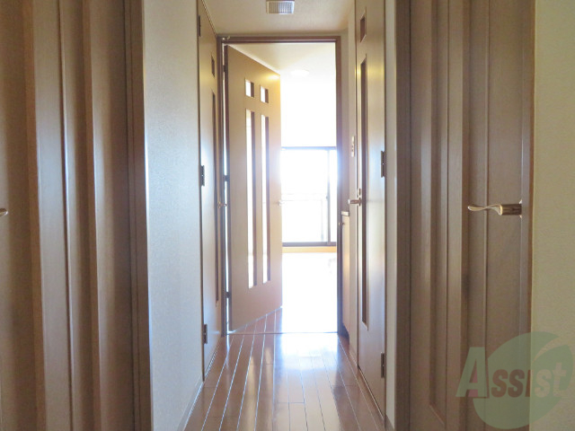 玄関　玄関から見た景色はこちらです。イメージできますか。