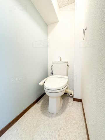 トイレ　嬉しい温水洗浄便座付き♪