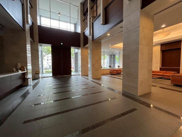 エントランス　エントランスホール