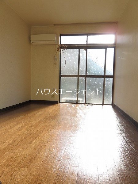 居室・リビング　室内仕様はお部屋により異なります※写真は別号室参考画像