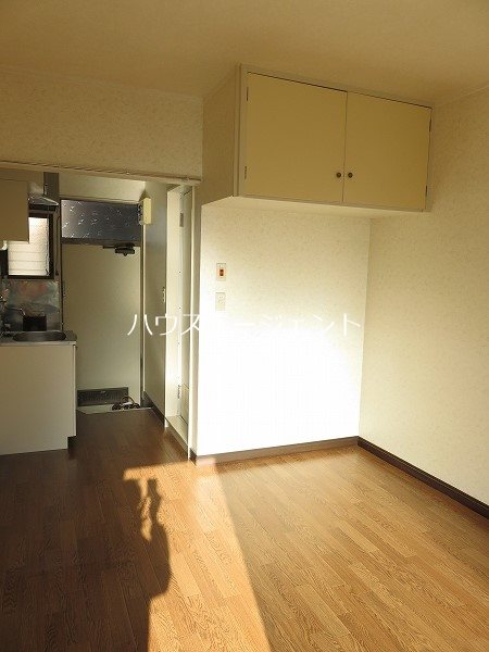 その他部屋・スペース　上部収納有のお部屋。※写真は別号室参考画像