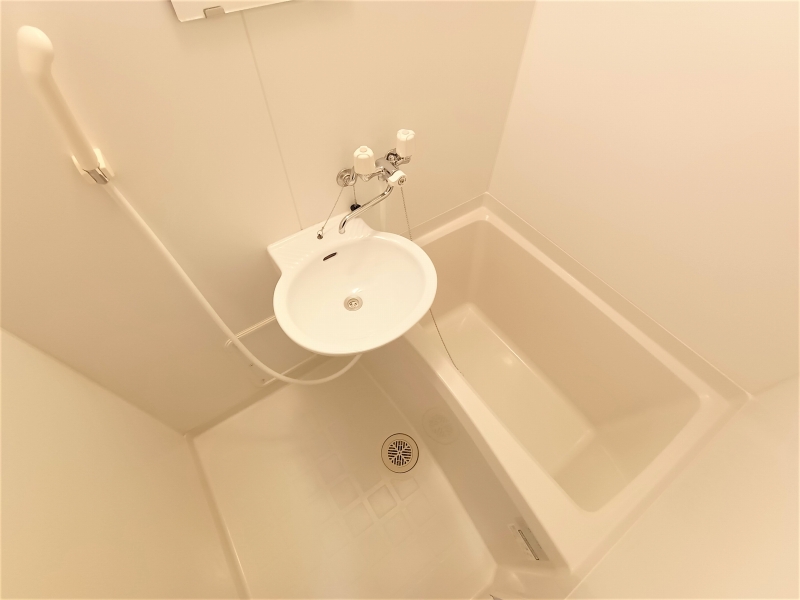 バス・シャワールーム　浴槽スペースです。