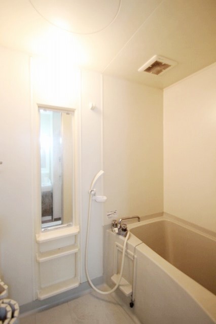 バス・シャワールーム　同物件別棟別室