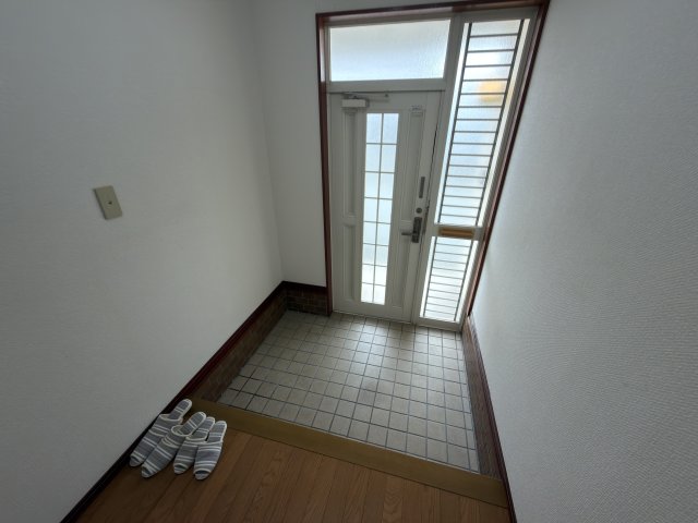 メゾネット松東の玄関写真