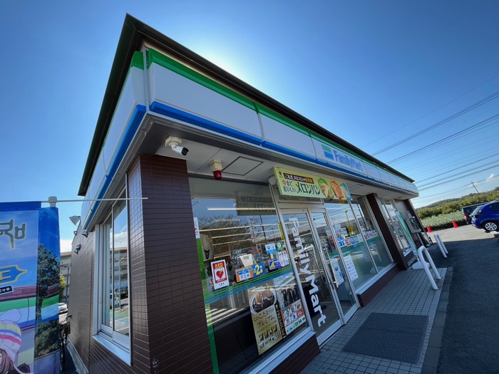 コンビニ　ファミリーマート入間上藤沢店（コンビニ）まで1000m