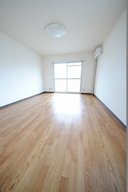 居室・リビング　写真は５０１号室