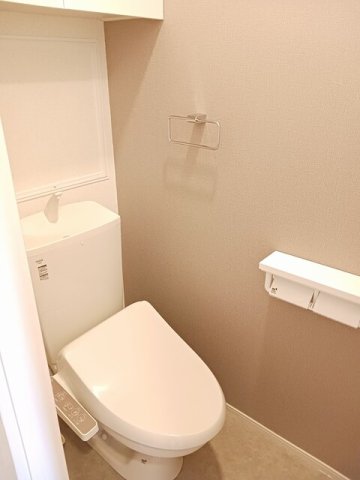 トイレ　清潔感のあるトイレです