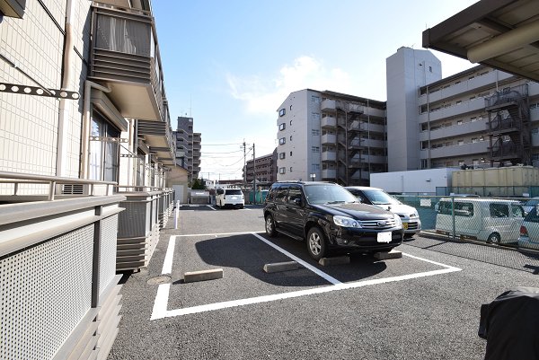 駐車場　駐車場