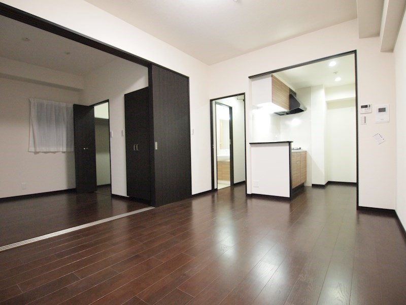 居室・リビング　東向き。モノレール徒歩一分