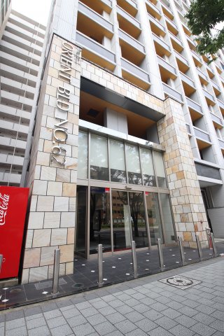 エントランス　ゆとりのあるエントランスです