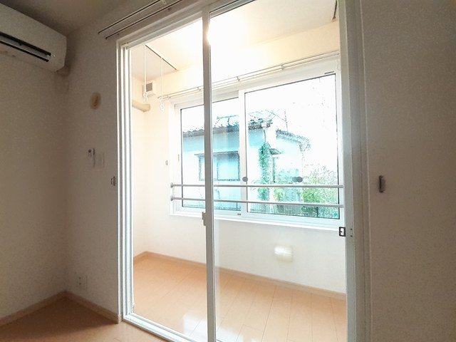 その他部屋・スペース　サンルーム。雨の日や冬でも安心して洗濯物が干せます！