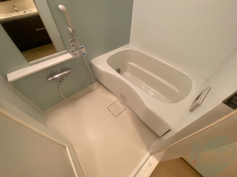 バス・シャワールーム　お風呂になります。一日の疲れを癒してくださいね。