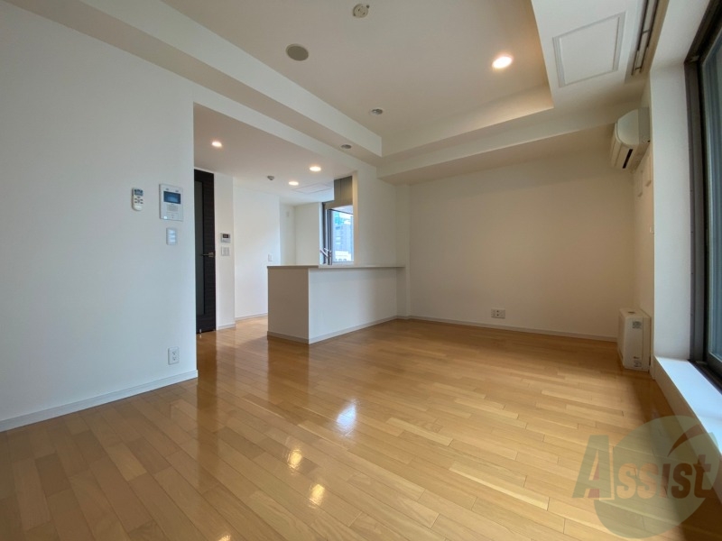 居室・リビング　広くてキレイなお部屋が広がっていて、充実した生活が送れそう。