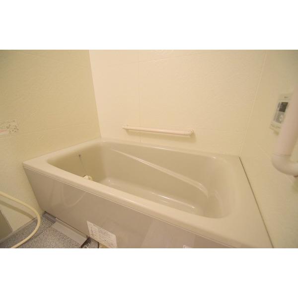 バス・シャワールーム　追い炊き機能付♪