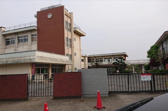 小学校　結城市立結城西小学校（小学校）まで899m