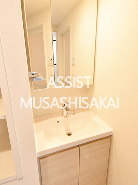 洗面設備　写真：設備同仕様の別物件です