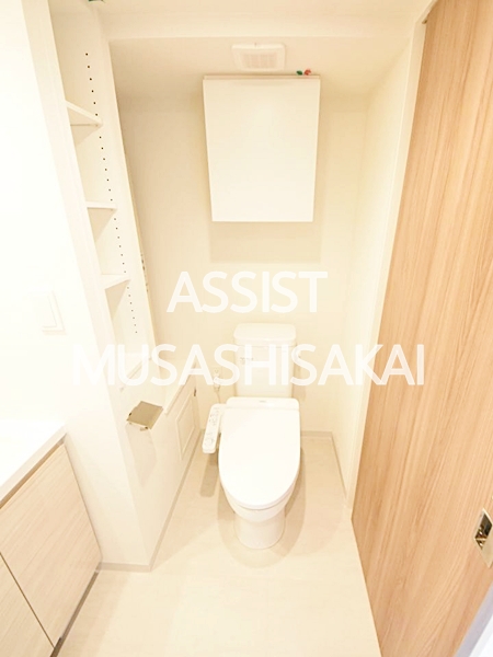 トイレ　写真：設備同仕様の別物件です