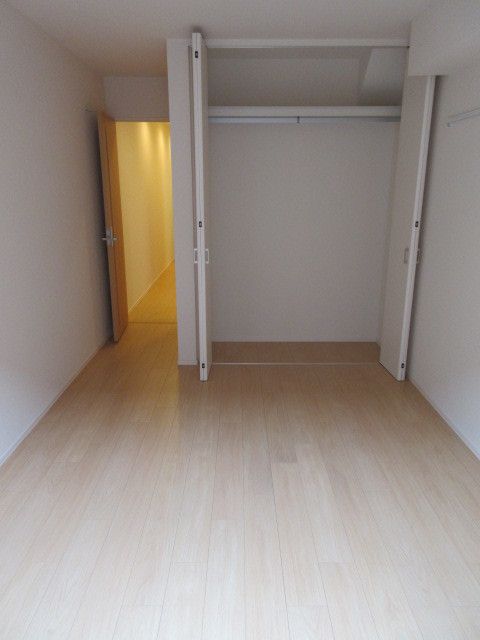 その他部屋・スペース　白を基調とした明るい室内