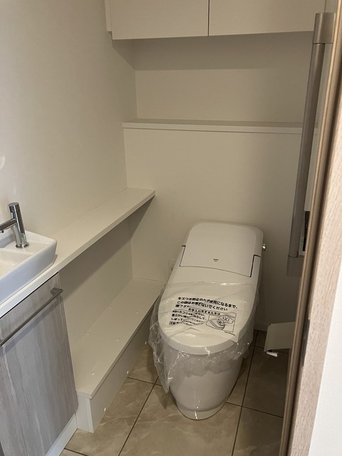 トイレ　※写真は同タイプ住戸です。