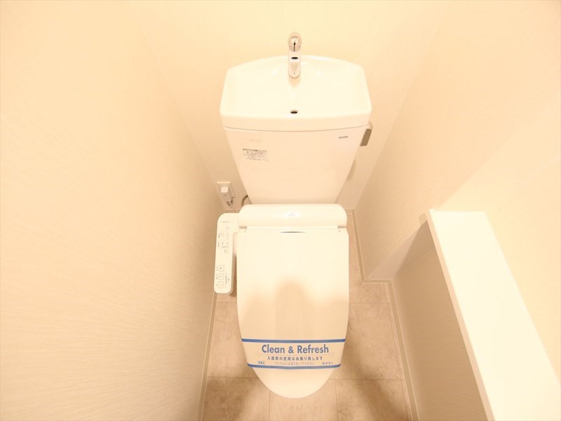 トイレ　温水洗浄暖房便座付きトイレ