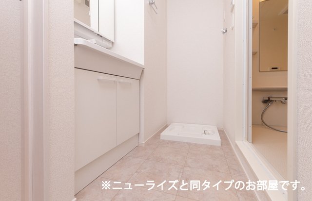 洗面設備　コンパクトで使いやすい洗面所