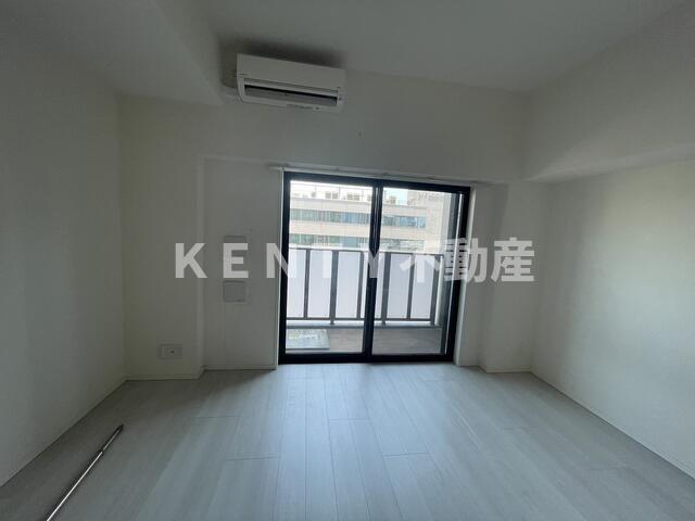 居室・リビング　こちらの居間で趣味の時間をお楽しみください