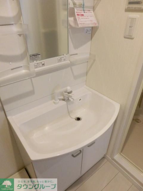 洗面設備　シャンドレ付独立洗面台