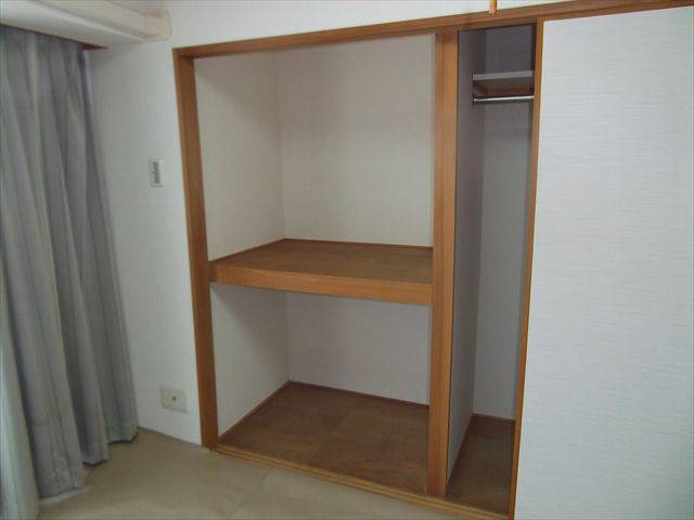 収納　押入