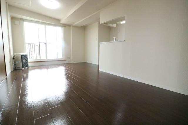 居室・リビング　日当たりの良いリビングです♪