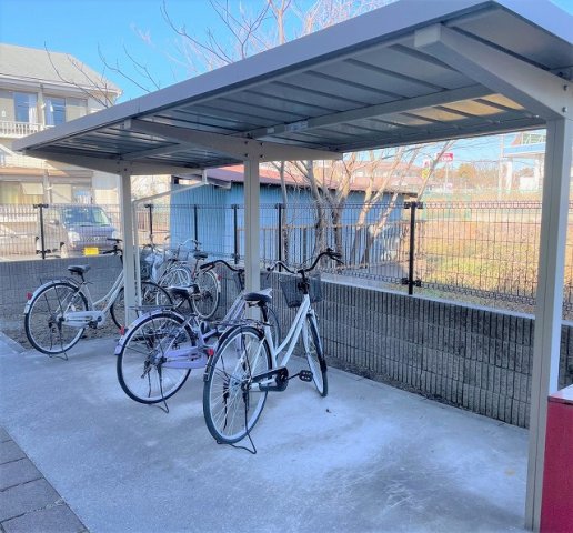 その他　屋根付き駐輪場
