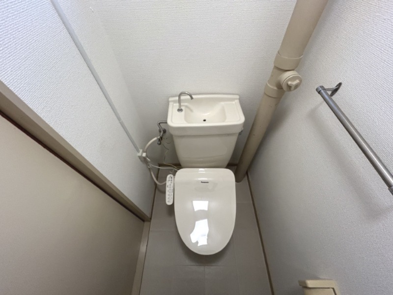 トイレ　※同型イメージ