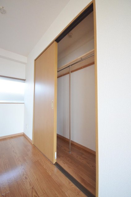 収納　同物件別号室の写真です。